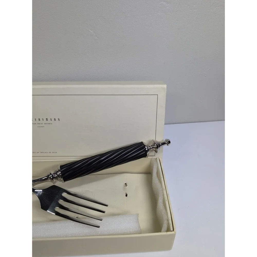 Pottery Barn‎ Twist Server Set